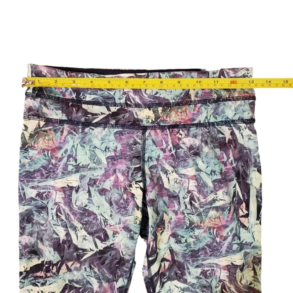 Lululemon Women's Run Top Speed Iridescent Multi-color Crop‎ Leggings 4